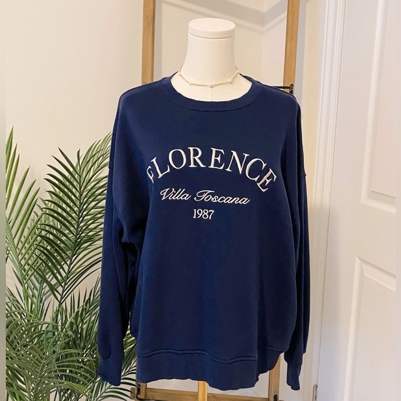 Reitmans Tops - Reitmans Navy Sweatshirt with Florence Print